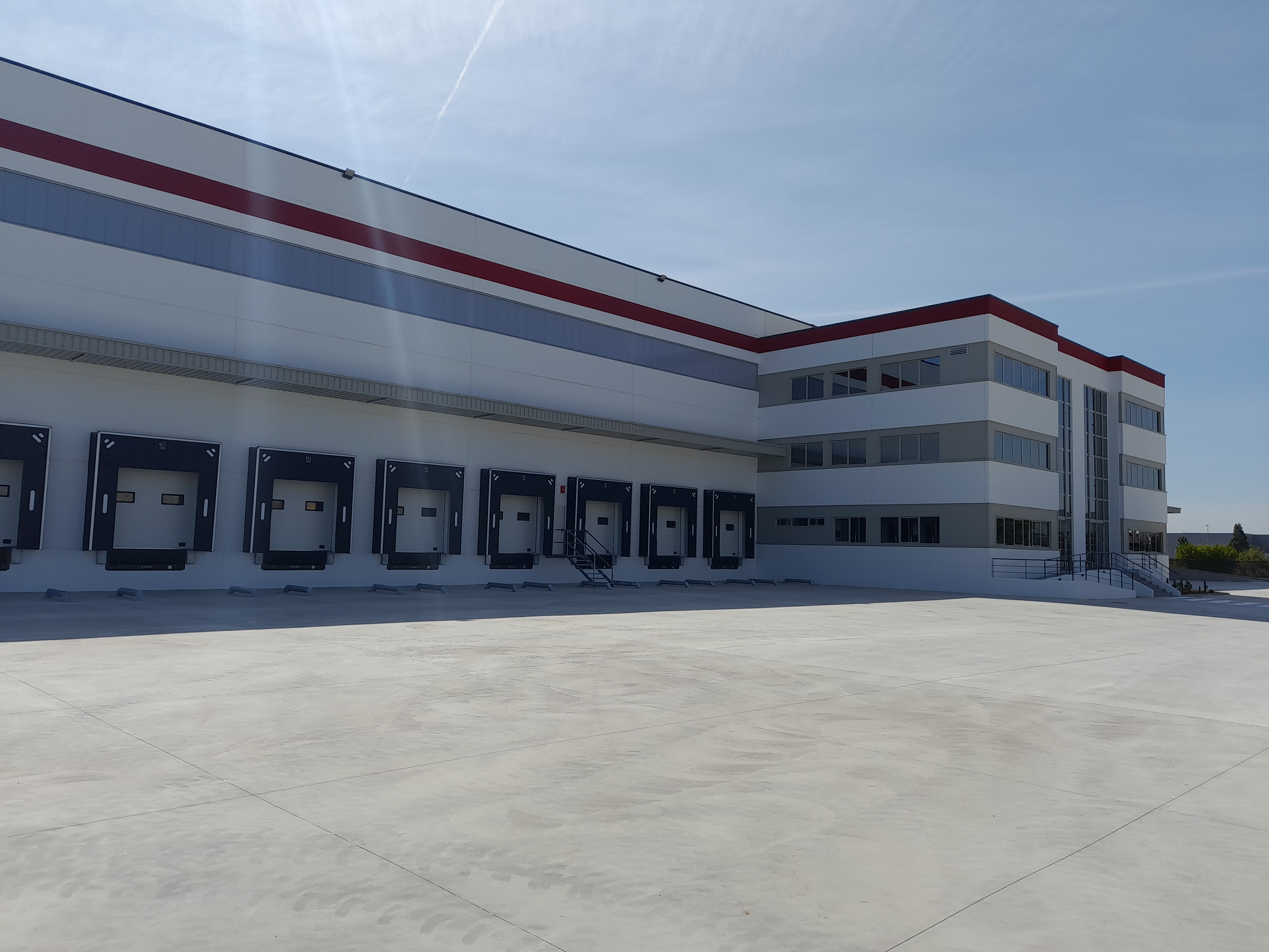 P3 buys two warehouses in Picassent from tenant, Improving Logistics