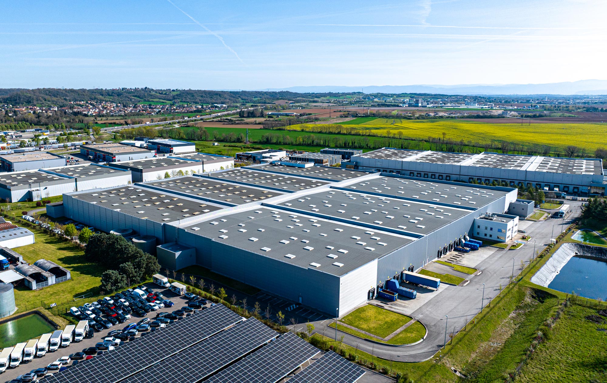 Water-recycling loops across 11 French assets