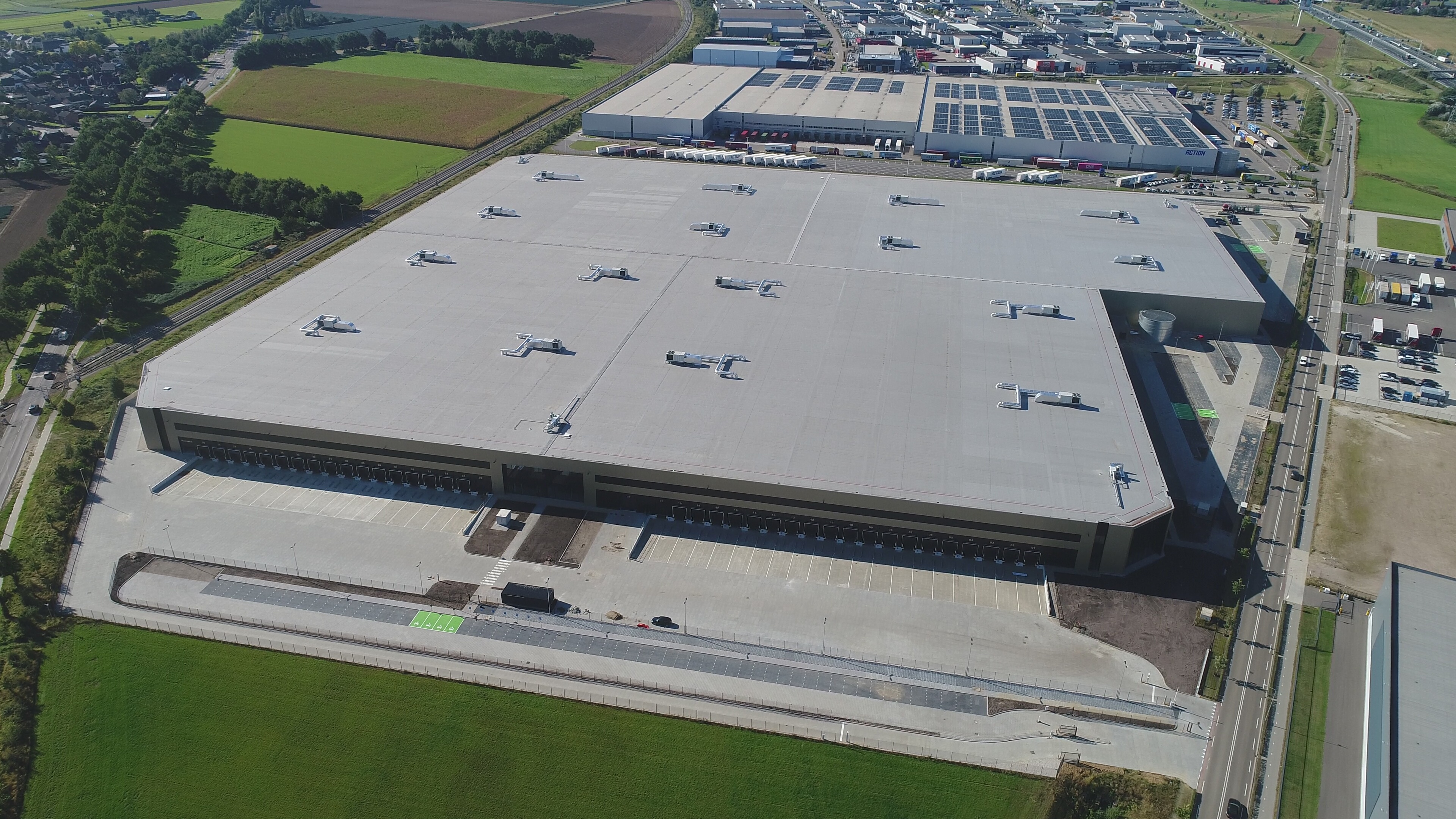 P3 Logistic Parks leases 99’000 sqm warehouse in Echt, the Netherlands
