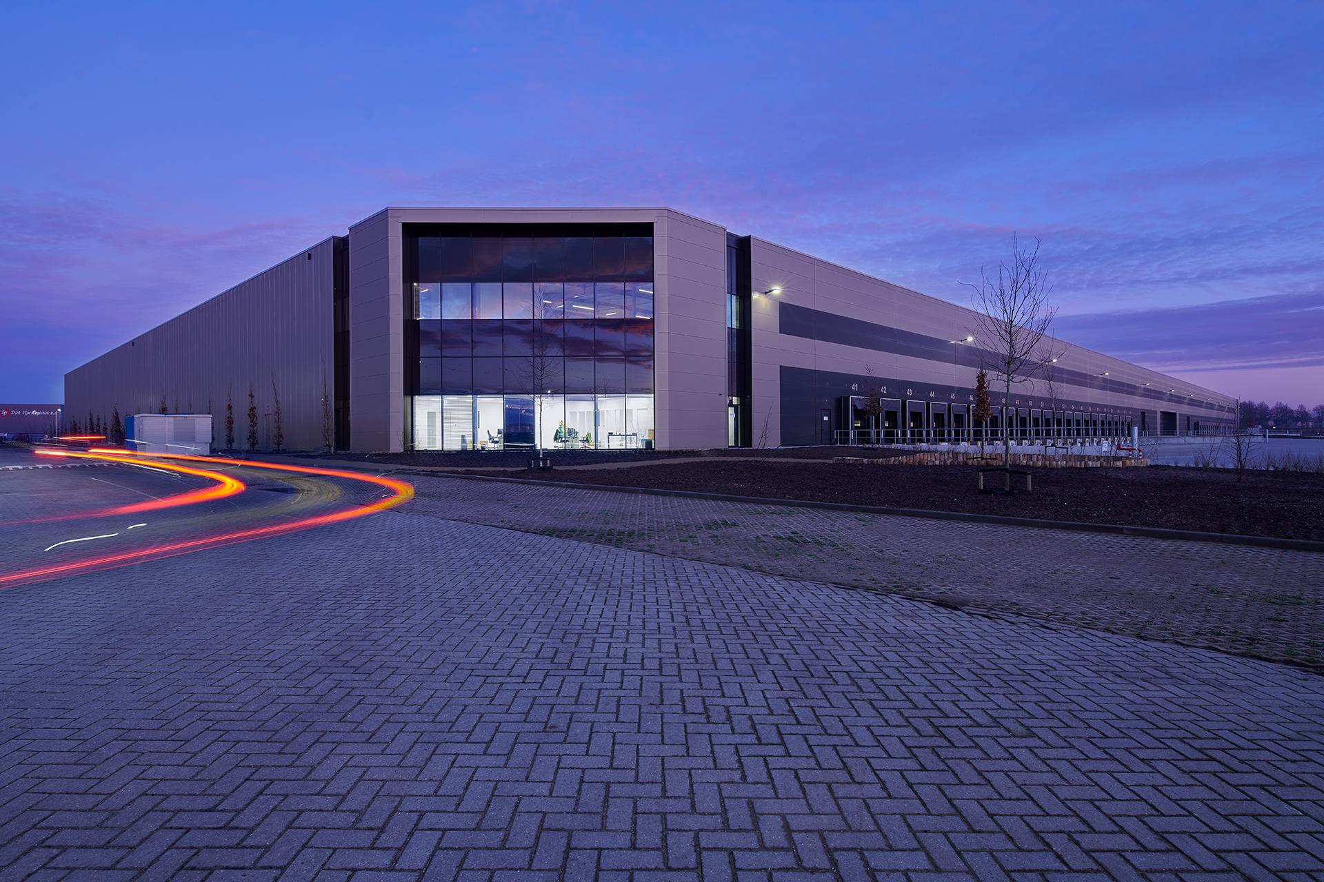 P3 Echt Logistics Hub: Depășirea congestiei rețelei pentru a furniza 12 MWp de energie solară și certificare BREEAM "excepțională